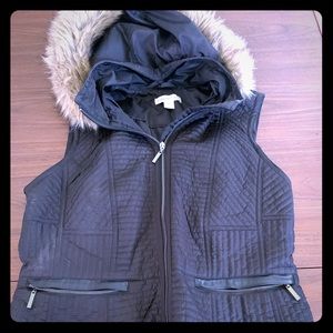 Lightweight vest with detachable hood